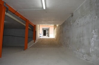 Retail in Castellar del Vallès, Barcelona to rent Interior Photo- Image 2 of 16