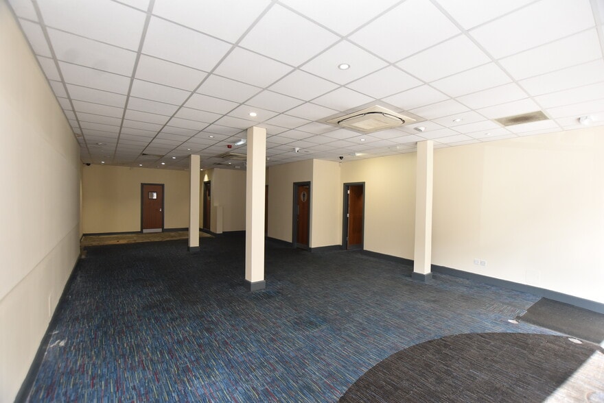 73 Murray Pl, Stirling to rent - Building Photo - Image 2 of 5