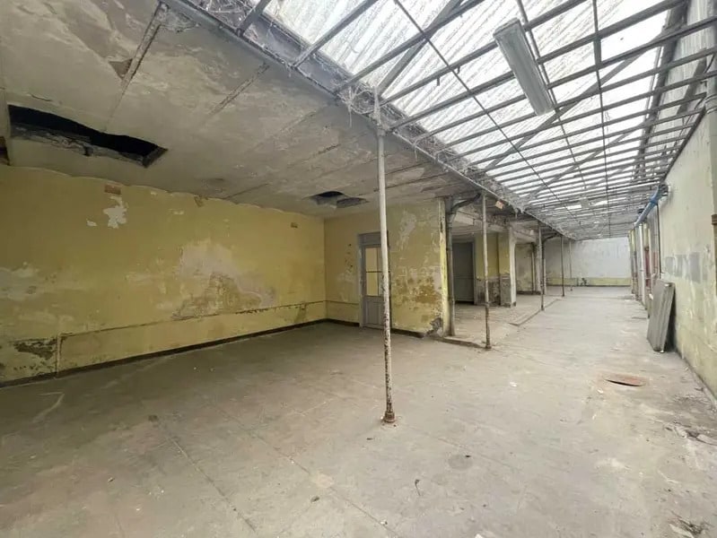 Light Industrial in Villeurbanne to rent Interior Photo- Image 1 of 7