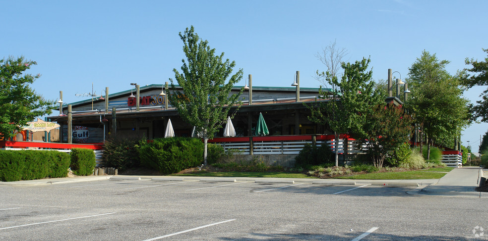 155 N McPherson Church Rd, Fayetteville, NC for sale - Primary Photo - Image 1 of 1