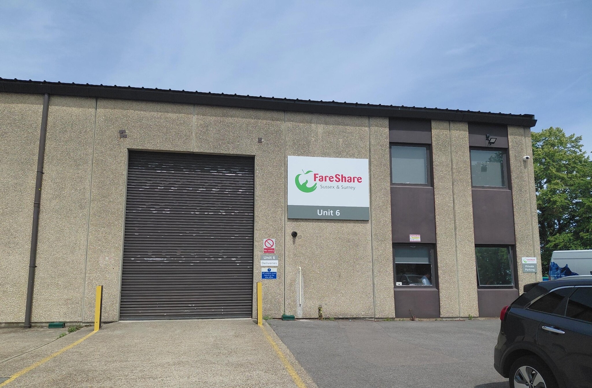 6-8 Midleton Industrial Estate, Guildford to rent Building Photo- Image 1 of 8