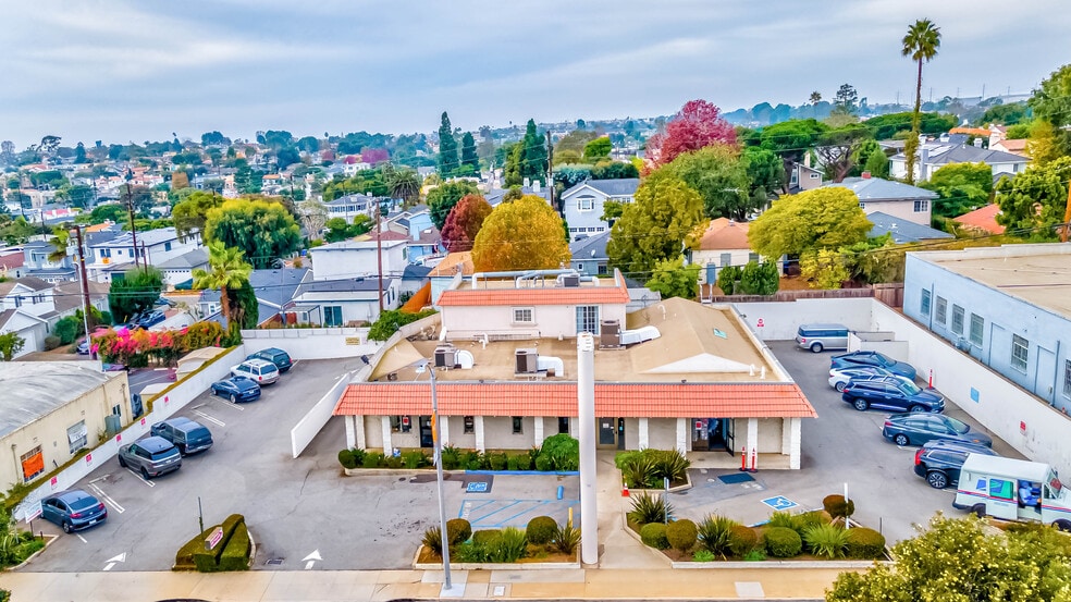 2709 N Sepulveda Blvd, Manhattan Beach, CA for sale - Building Photo - Image 1 of 1