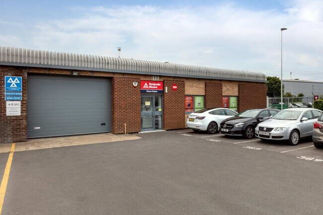 More details for 389 Sykes Rd, Slough - Industrial to Rent