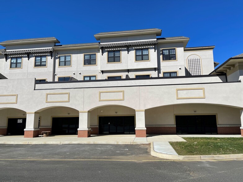 Route 33 & Millhurst Rd, Manalapan, NJ for rent - Building Photo - Image 2 of 5