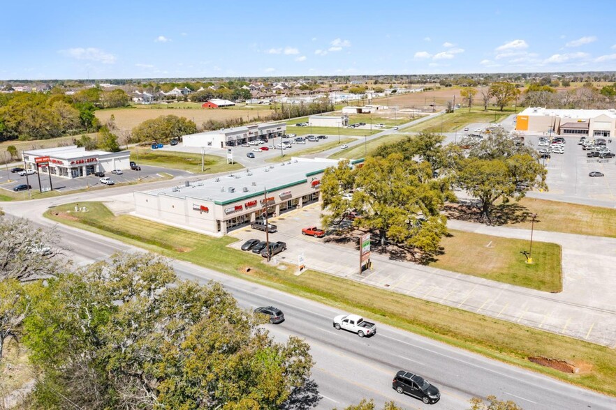 3001 Veterans Memorial Dr, Abbeville, LA for rent - Building Photo - Image 3 of 7