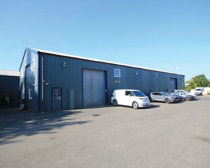 Unit 8 Maidstone Rd, Headcorn to rent Building Photo- Image 1 of 12