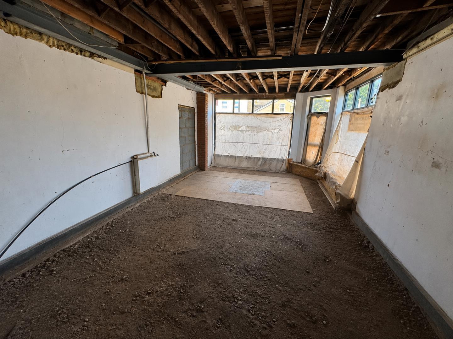 42 Northfield Ave, London to rent Interior Photo- Image 1 of 3