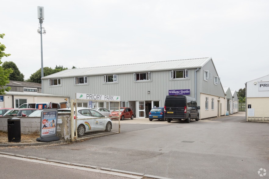 London Rd, Tetbury to rent - Primary Photo - Image 1 of 7