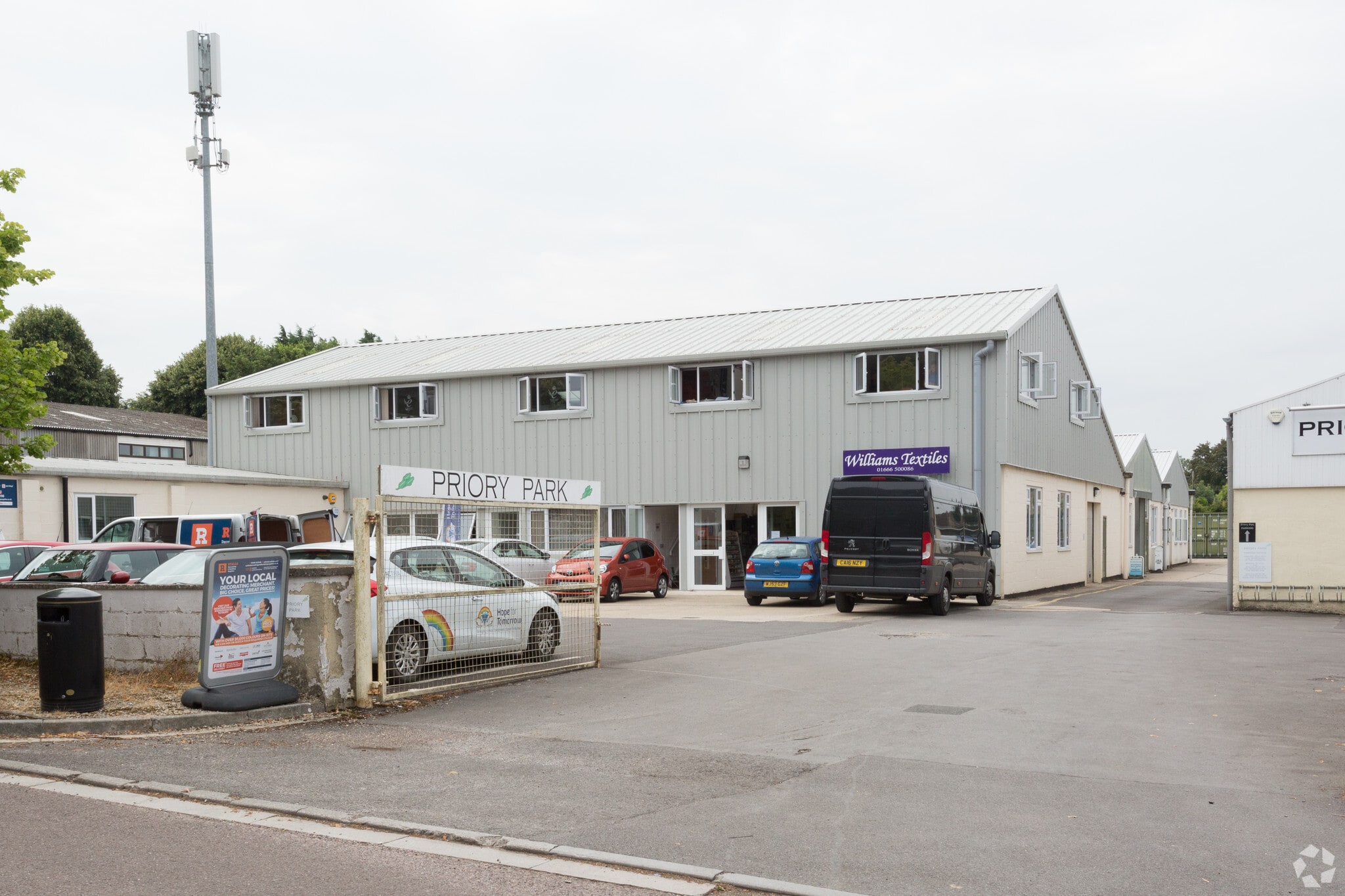 London Rd, Tetbury to rent Primary Photo- Image 1 of 8