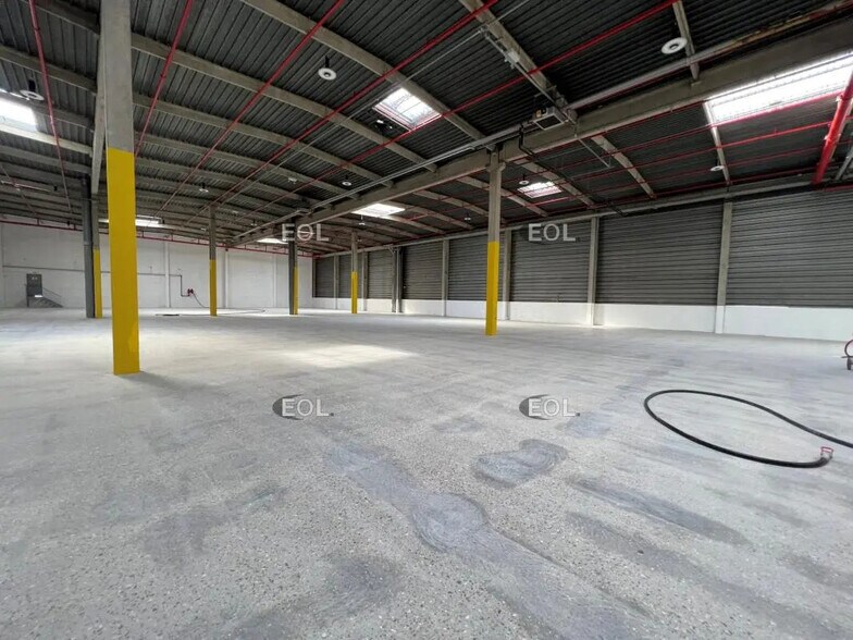 Industrial in Rosny-sous-Bois to rent - Interior Photo - Image 2 of 3