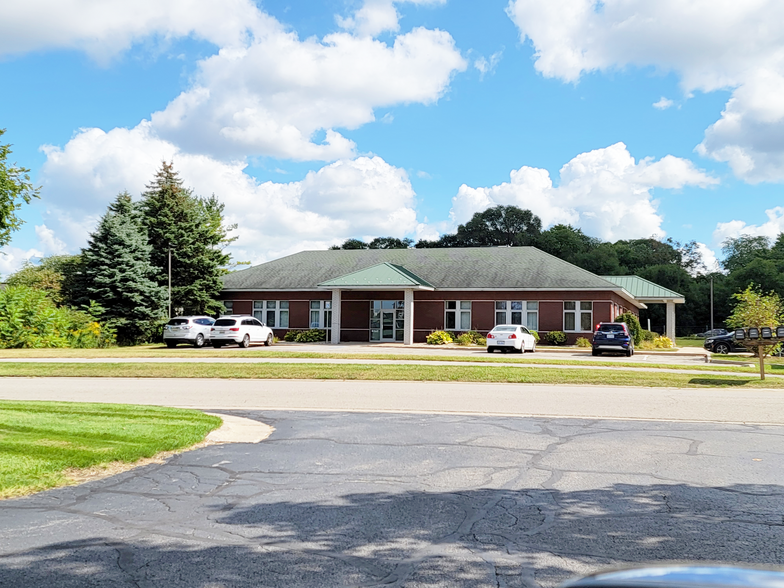 259 Hoover Blvd, Holland, MI for rent - Building Photo - Image 1 of 4