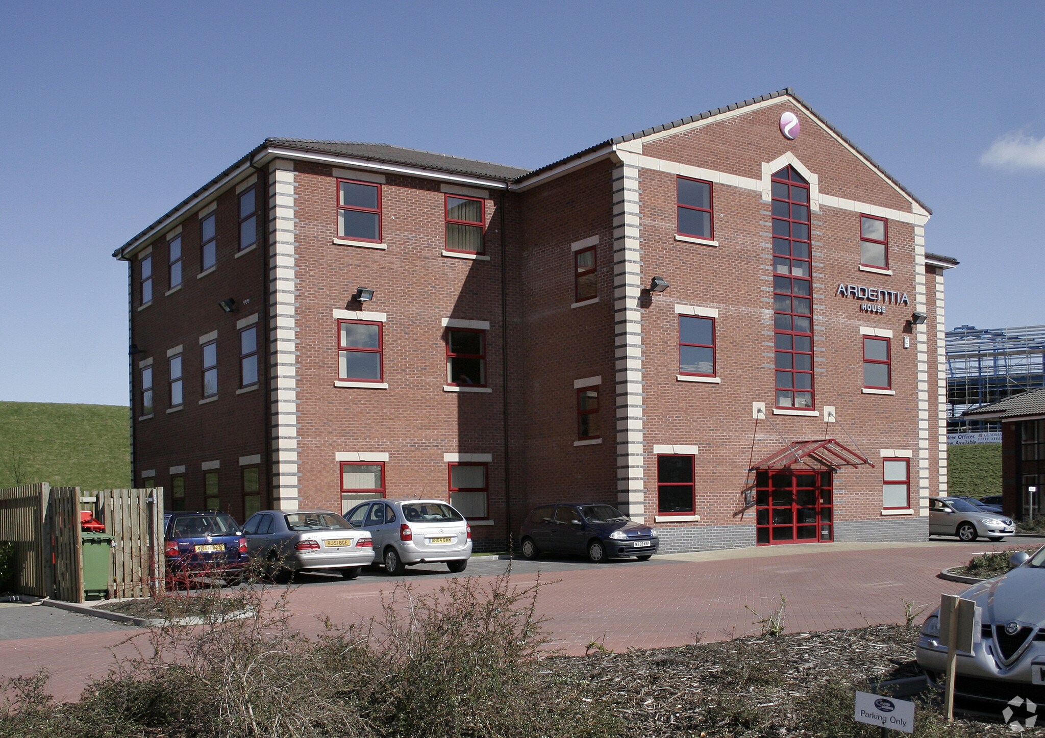 Gillette Clos, Stafford for sale Primary Photo- Image 1 of 1