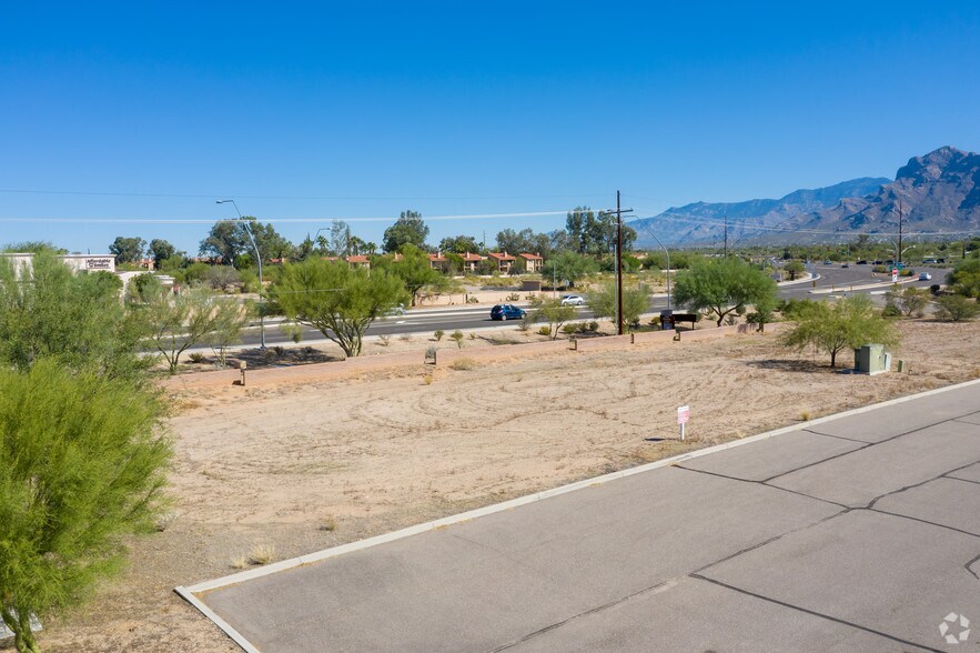 2235 W Magee Rd, Tucson 85742