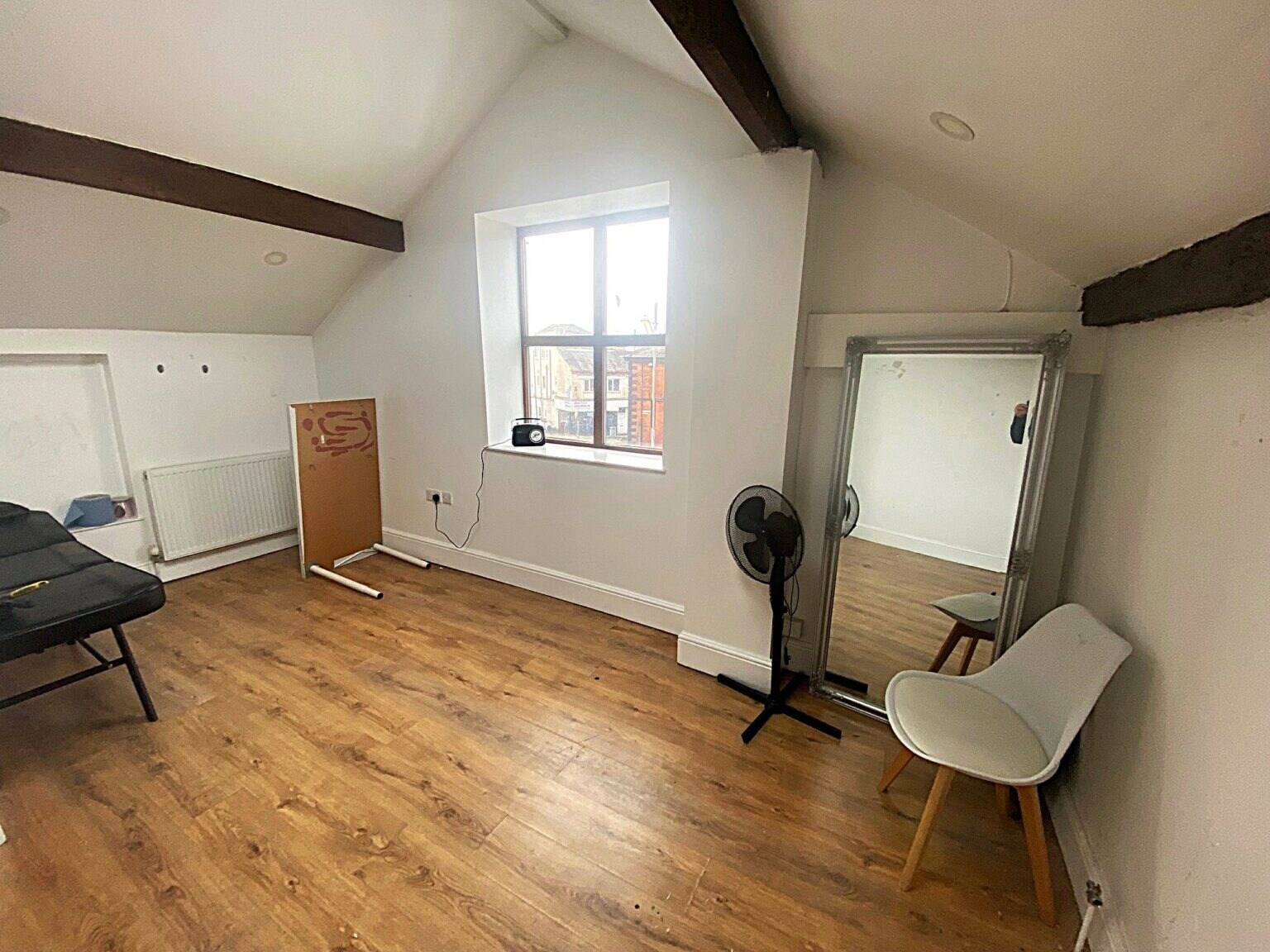 7 Lower Cockcroft, Blackburn to rent Interior Photo- Image 1 of 4