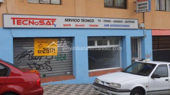 Retail in Cáceres, Cáceres to rent Primary Photo- Image 1 of 4