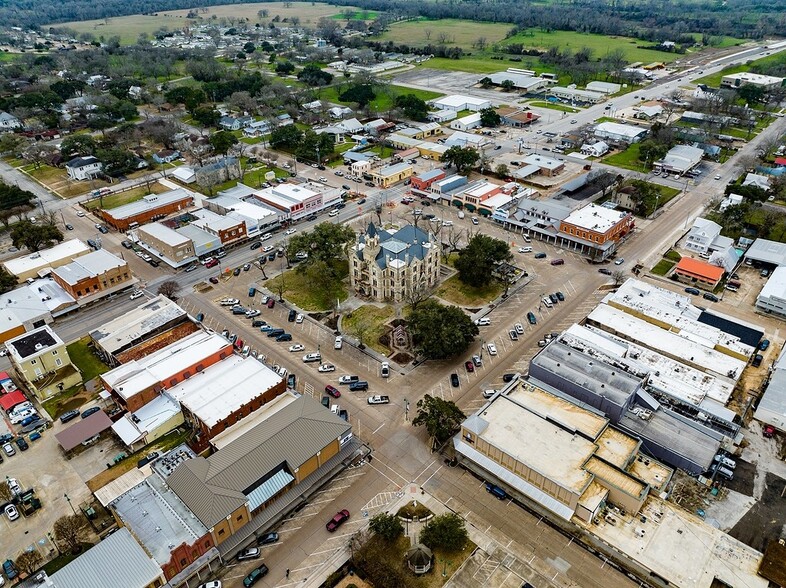 135 N Main St, La Grange, TX for sale - Aerial - Image 1 of 1