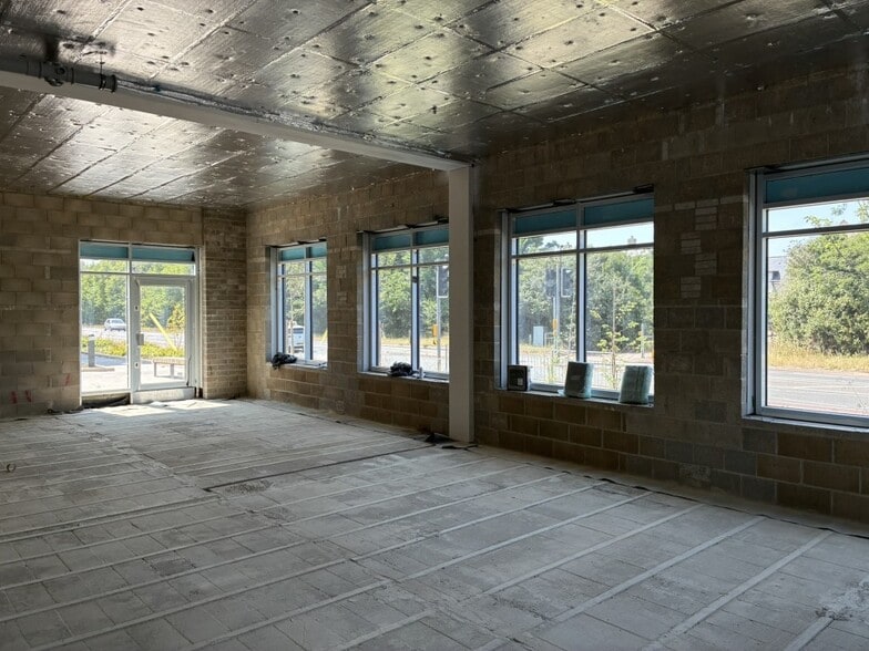 1-2 Buchan St, Cambridge to rent - Interior Photo - Image 2 of 4