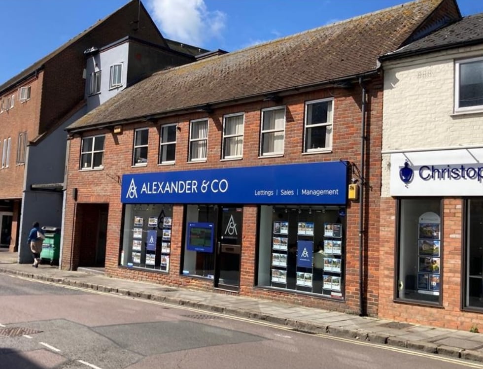 8 Buckingham St, Aylesbury for sale Building Photo- Image 1 of 1