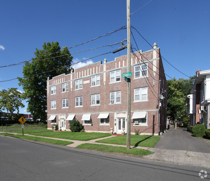 49 Cedar St, New Britain, CT for sale - Primary Photo - Image 1 of 1