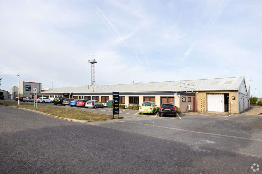 New Rd, Sheerness for sale - Primary Photo - Image 1 of 8