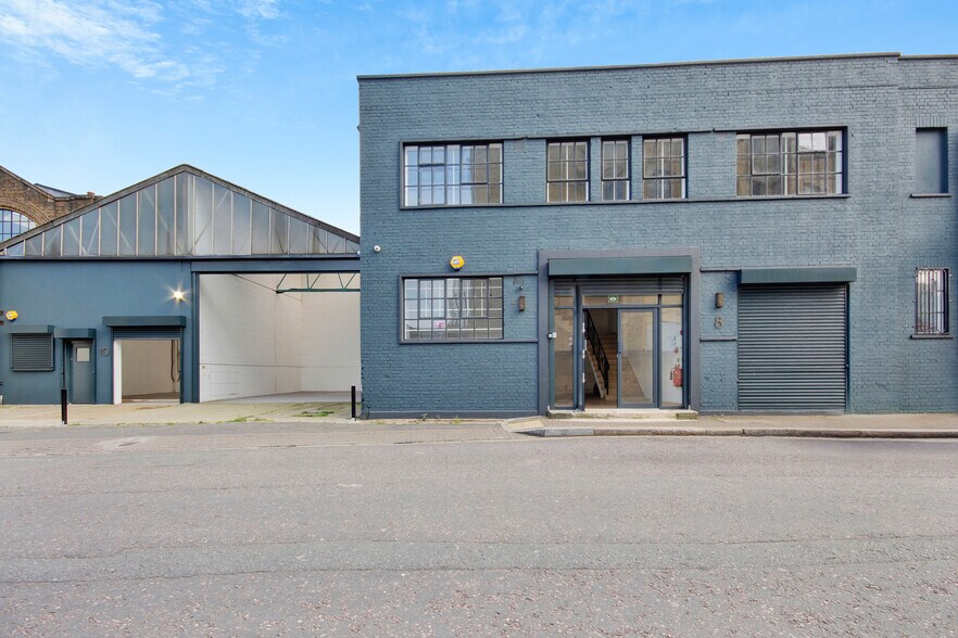 10 Ingate Pl, London to rent - Building Photo - Image 1 of 22