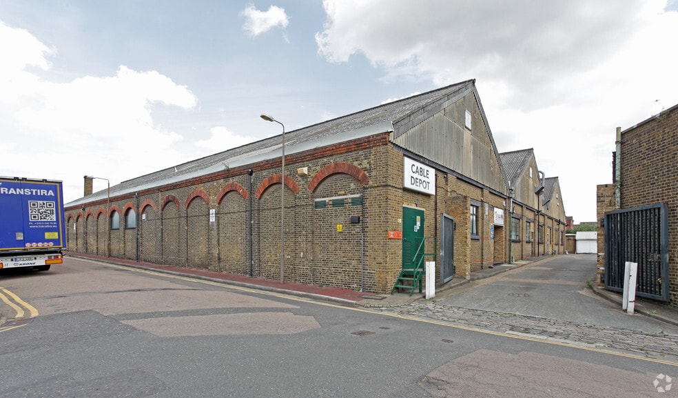 Warspite Rd, London to rent - Building Photo - Image 2 of 22