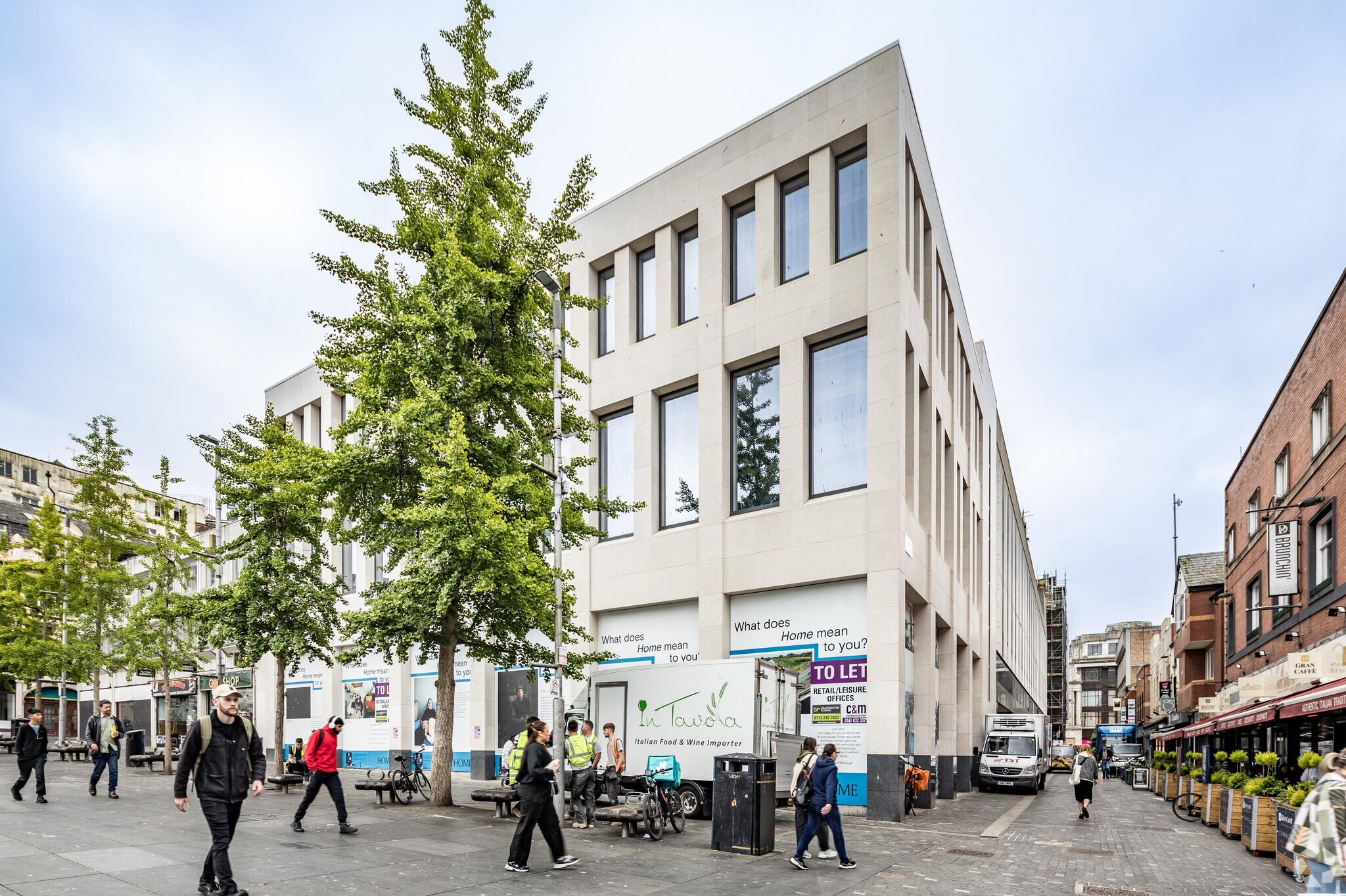 21-25 Williamson Sq, Liverpool to rent Primary Photo- Image 1 of 3