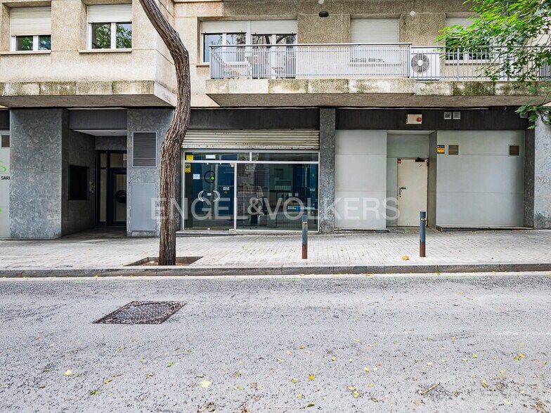 Retail in Barcelona, Barcelona to rent - Building Photo - Image 1 of 7