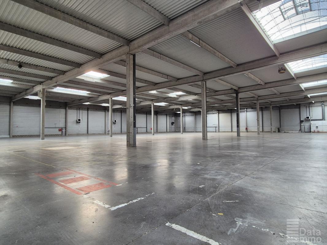 Industrial in Bussy-Saint-Georges to rent Building Photo- Image 1 of 10