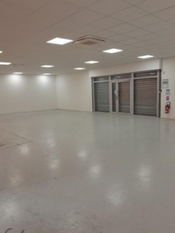 Light Industrial in Toulouse for sale Interior Photo- Image 1 of 6