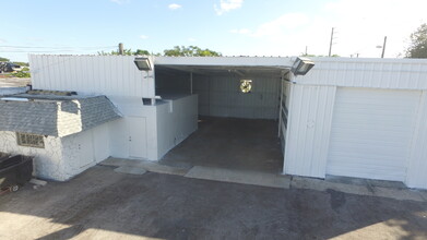 2090 Powerline Rd, Pompano Beach, FL for rent Building Photo- Image 2 of 4