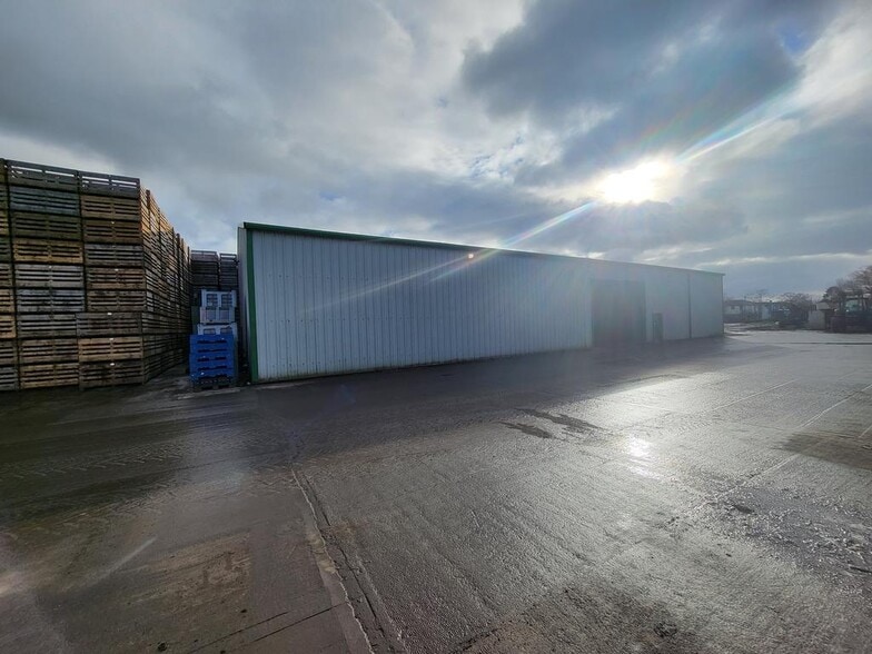 36 Martin Lane, Ormskirk to rent - Building Photo - Image 2 of 9