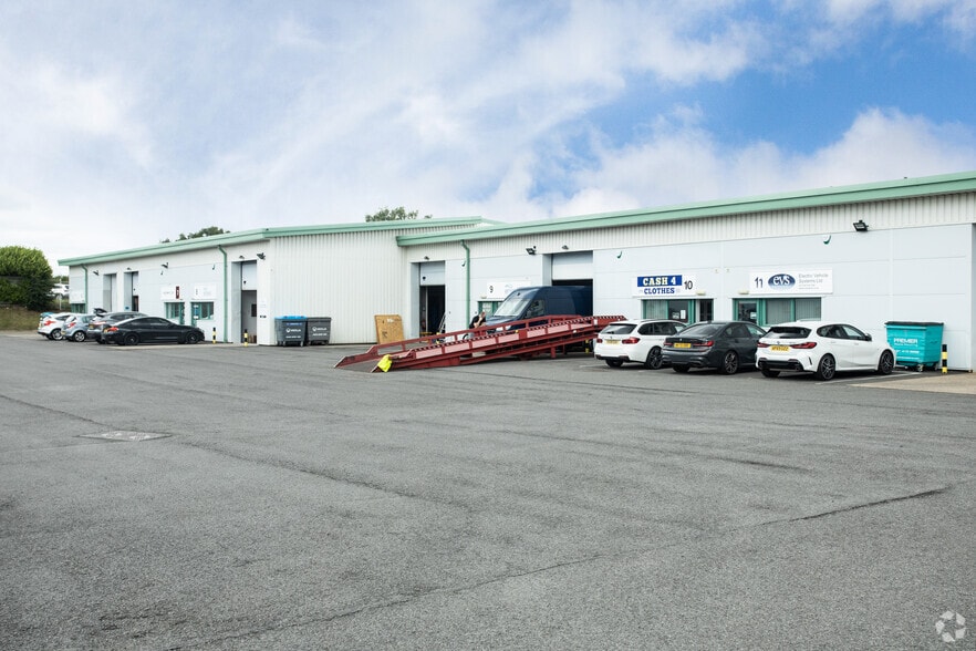 Spire Rd, Washington to rent - Building Photo - Image 3 of 4