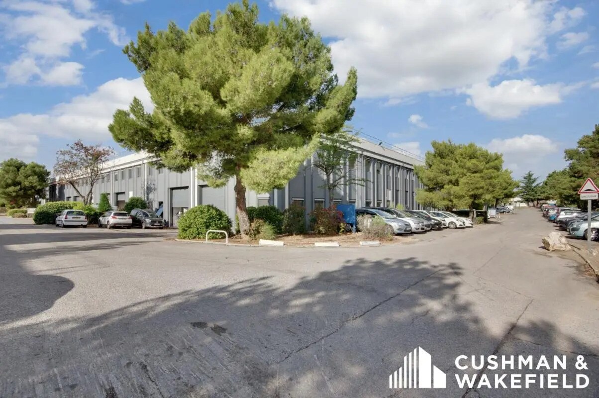 Chemin De La Bastide Blanche, Vitrolles to rent Building Photo- Image 1 of 11