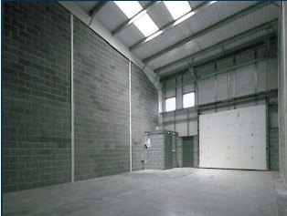 Bircholt Rd, Maidstone to rent - Interior Photo - Image 2 of 4