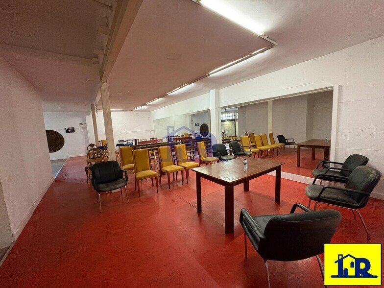 Retail in Cuenca, Cuenca to rent - Interior Photo - Image 3 of 4