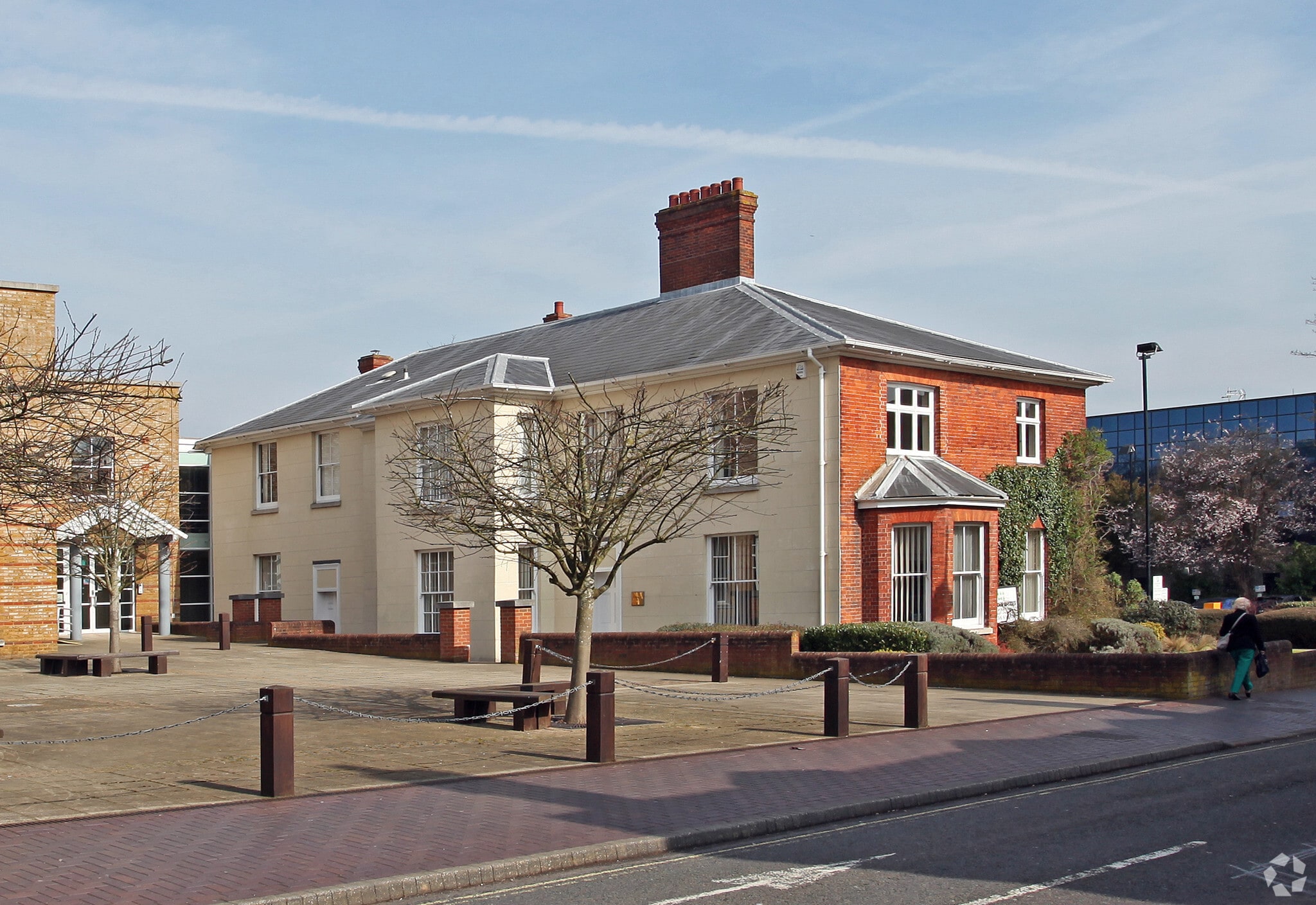 London Rd, Basingstoke for sale Primary Photo- Image 1 of 1