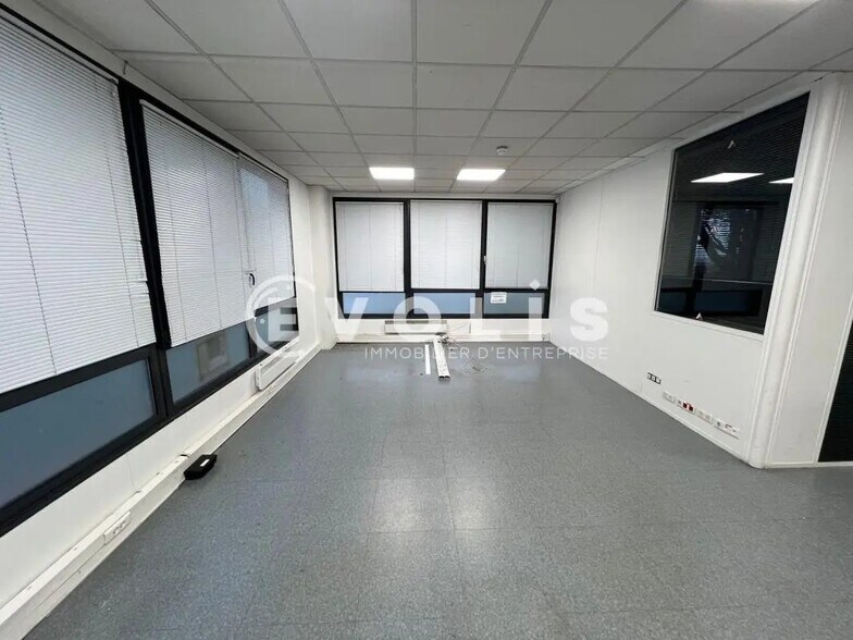 Office in Lognes to rent - Interior Photo - Image 3 of 8