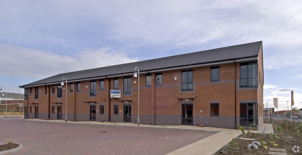 North Rd, Loughborough to rent - Building Photo - Image 2 of 3