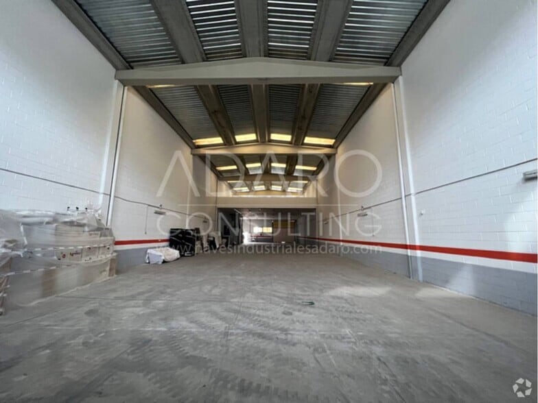 Industrial in Torrejón de Ardoz, Madrid for sale - Building Photo - Image 1 of 4