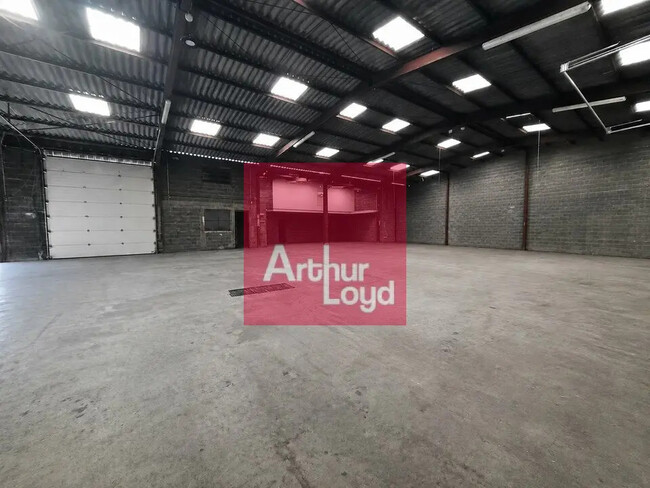 Location Entrepôt 945 m²