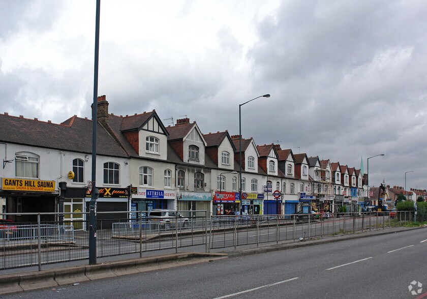 15 Woodford Ave, Ilford for sale - Primary Photo - Image 1 of 1