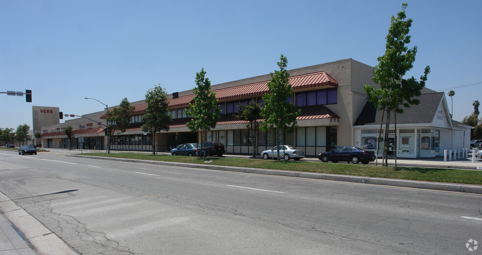 9901-9915 Paramount Blvd, Downey, CA for rent - Primary Photo - Image 3 of 3