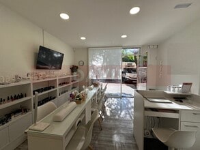 Retail in Barcelona, Barcelona to rent Interior Photo- Image 2 of 10