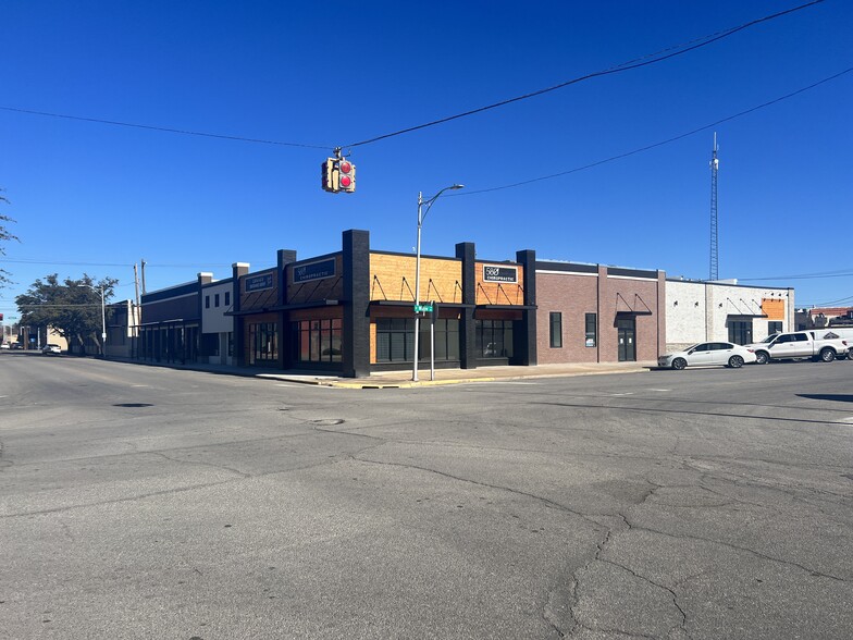 751 W Willow Ave, Duncan, OK for rent - Building Photo - Image 2 of 9