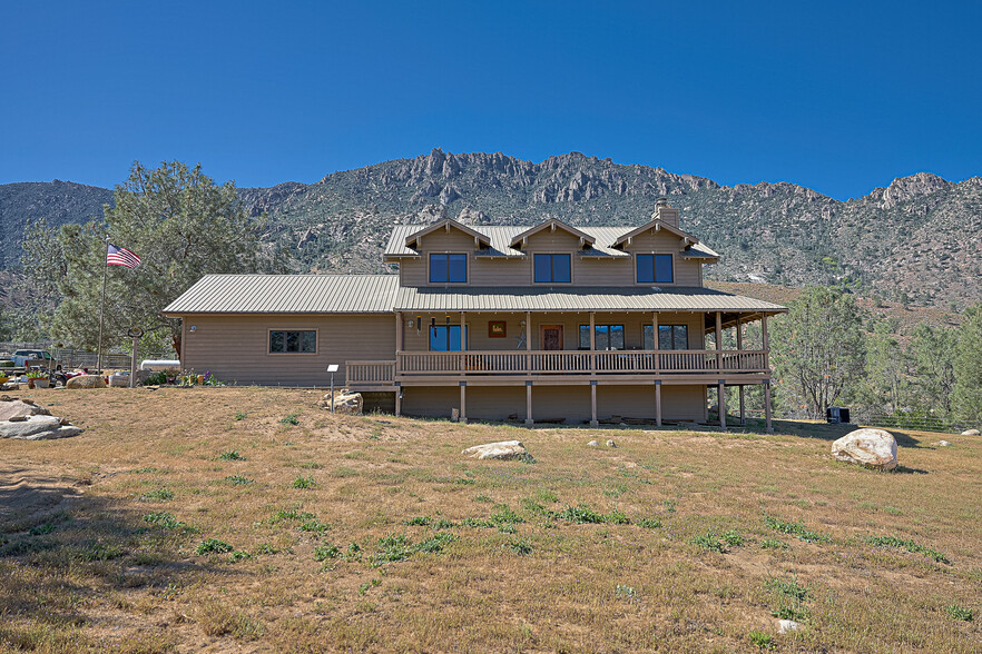 22906 Wesley Ave, Onyx, CA for sale - Primary Photo - Image 1 of 82