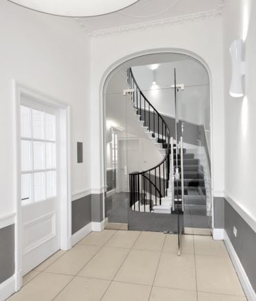 112 George St, Edinburgh to rent - Interior Photo - Image 3 of 16