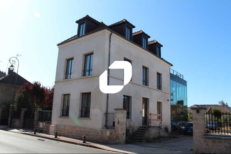 Office in L'Isle-Adam to rent Building Photo- Image 1 of 14