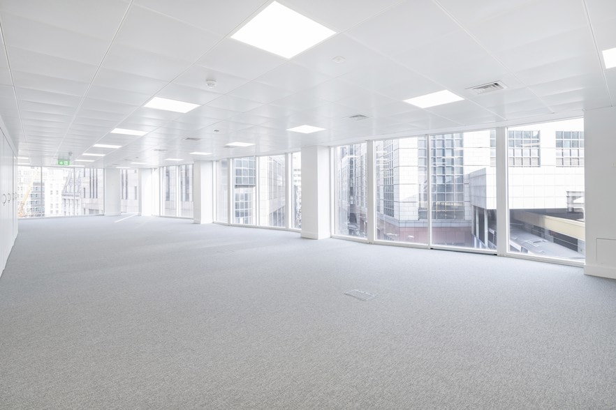 10 Lloyds Ave, London for sale - Interior Photo - Image 1 of 1