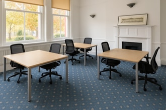 9 Park Sq E, Leeds to rent Building Photo- Image 2 of 7